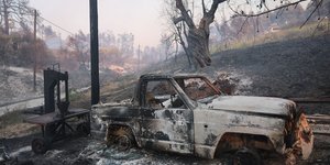 Καμένο όχημα στη φωτιά της Χαλκιδικής