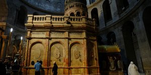 Το κουβούκλιο του Πανάγιου Τάφου, μέσα στον Ναό της Αναστάσεως στην Ιερουσαλήμ  (AP Photo/Mahmoud Illean)