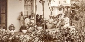 Απογευματινό σουαρέ σε βεράντα στην Ανδρο
