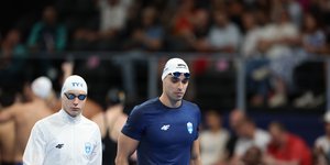 Ο Απόστολος Χρήστου με τον Ευάγγελο Ντούμα σε αγώνα στα 4Χ100μ. μικτή ομαδική mixed της Ελλάδας