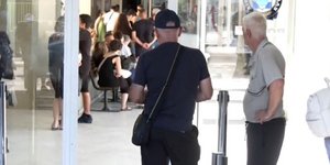 Μεγάλες ουρές έξω από τα τμήματα έκδοσης διαβατηρίων θεσσαλονίκη