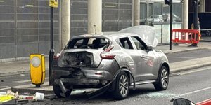 Eλεγχόμενη έκρηξη αυτοκινήτου έξω από σιδηροδρομικό σταθμό στο Λονδίνο