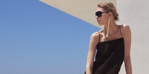 5 αξεσουάρ από τα COS για να φέρετε τα χρώματα της Μεσογείου στην γκαρνταρόμπα σας