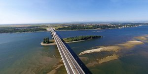 Η γέφυρα που ενώνει Βουλγαρία-Ρουμανία πάνω από τον Δούναβη
