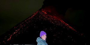 Με ανάβαση στα 4.000 μέτρα και μια έκρηξη ηφαιστείου γιόρτασε τα γενέθλιά της η Ευγενία Σαμαρά