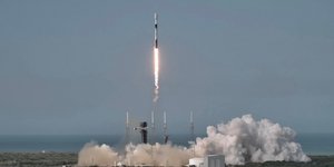 Ο πύραυλος Falcon 9 που μετέφερε το ρομποτικό όχημα αποστολής της Northrop Grumman