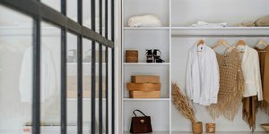 Πώς να αναβαθμίσετε την γκαρνταρόμπα σας μετά τα 50, σύμφωνα με style experts