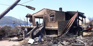 Καμένο σπίτι στο Πόρτο Γερμενό