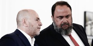 Ο Γιάννης Αλαφούζος με τον Βαγγέλη Μαρινάκη στο πλαίσιο της συνάντησης του Κυριάκου Μητσοτάκη με τον Τσέφεριν και τους προέδρους των ΠΑΕ