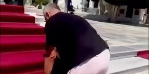 Ο Γιώργος Ντάβλας πήγε για προσκύνημα στην Παναγία της Τήνου/Φωτογραφία: Instagram/george_davlas