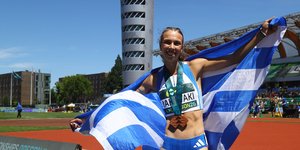 Η Ελένη Ιακωβάκη μετά το χάλκινο μετάλλιο στο Παγκόσμιο