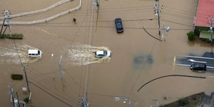 Πλημμύρες μετά από καταρρακτώδεις βροχές στην Ιαπωνία
