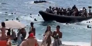 «Απόβαση» μεταναστών σε παραλία της Ισπανίας