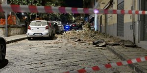 Ζημιές και τραυματίες στην περιοχή του Ποτσουόλι από τα 4,7 Ρίχτερ χθες στη Νάπολη – ΑΠΕ-ΜΠΕ, EPA/FELICE DE MARTINO