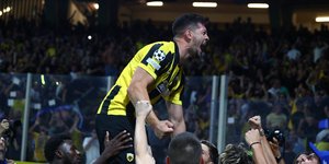 Ο Λούκα Γιόβιτς πανηγυρίζει το πρώτο γκολ της ΑΕΚ / Φωτογραφία: EUROKINISSI - ΣΩΤΗΡΗΣ ΔΗΜΗΤΡΟΠΟΥΛΟΣ