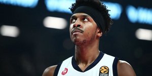 Ο Ζακ ΛεΝτέι με τη φανέλα της Αρμάνι Μιλάνο 
