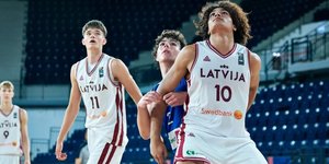 Στιγμιότυπο από το παιχνίδι Λετονία - Ελλάδα στο Eurobasket Κ16