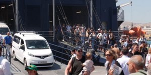 Επιστρέφουν οι αδειούχοι του Αυγούστου - Αυξημένη κίνηση στα λιμάνια