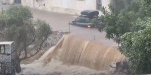 Πλημμύρισαν δρόμοι στη Μάνη