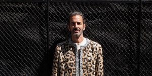 Κανείς δεν φορά τη Chanel του Matthieu Blazy όπως ο Marc Jacobs