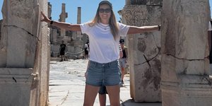 Την αρχαία πόλη της Εφέσου επισκέφθηκε η Μαριέττα Χρουσαλά