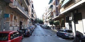 Γυναίκα έπεσε από τον 5ο όροφο πολυκατοικίας στη Μιχαλακοπούλου