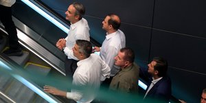 Ο Κυριάκος Μητσοτάκης φτάνει στον σταθμό της Μίκρας για τα εγκαίνια της επέκτασης