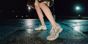 Τα sneakers που λάτρεψαν όλες στα 00s επιστρέφουν -Η Miu Miu αναβιώνει το παπούτσι-σύμβολο της εποχής