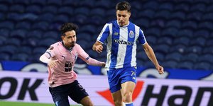 Ο Φρανσίσκο Μόουρα σε παιχνίδι του Europa League με την Πόρτο