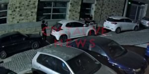 Η στιγμή που ο νεαρός κατέγραφε με το κινητό του ανήλικα κορίτσια