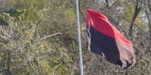 Μεσίστιες οι σημαίες στη Νιούελς για τον θάνατο του Χόρχε Μέσι