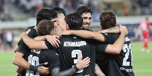 Οι παίκτες του ΟΦΗ πανηγυρίζουν τη μεγάλη νίκη επί της ΤΣΣΚΑ Σόφιας