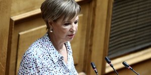Η Όλγα Γεροβασίλη στη Βουλή - INTIME NEWS / ΖΑΧΟΣ ΓΙΩΡΓΟΣ