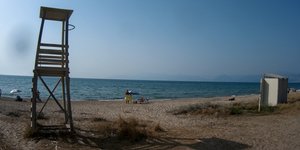 Πύργος ναυαγοσώστη σε παραλία
