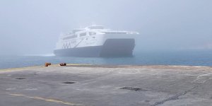 Ομίχλη στο λιμάνι της Πάρου