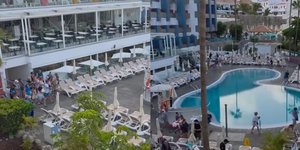 «Σπριντ» τουριστών για ξαπλώστρες σε ξενοδοχείο στην Ισπανία