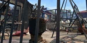 Καμμένο σπίτι στην περιοχή του Πόρτο Γερμενό -  (ΤΑΤΙΑΝΑ ΜΠΟΛΑΡΗ/EUROKINISSI)