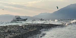 Σκάφος έμεινε στα αβαθή στο Δρέπανο