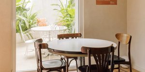 Ένα παλιό κατάστημα έγινε σπίτι 50 τ.μ. -Οι έξυπνες λύσεις που το κάνουν να μοιάζει μεγαλύτερο