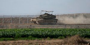 Ισραηλινό τανκ στα σύνορα με τη Γάζα