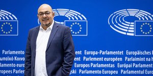 Ο Τουρκοκύπριος πρώην ευρωβουλευτής Νιαζί Κιζίλγιουρεκ