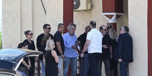 Μακης Τριανταφυλλόπουλος στην κηδεία του αδελφού του