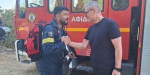 Φωτιά στον Ωρωπό: Στο μέτωπο της πυρκαγιάς ο Ευάγγελος Τουρνάς