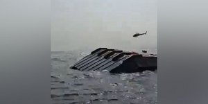 Ανετράπη πλοίο σε λίμνη στη Ζιμπάμπουε