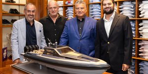 Μάκης Μαρίνης Διευθύνων Σύμβουλος RIBCO Monaco,  Στέλιος Λαδόπουλος Ιδρυτής & Διευθύνων Σύμβουλος της RIBCO, Κωνσταντίνος Τσουβελεκάκης Μέτοχος RIBCO Monaco και  Brooks Brothers Monaco, Σπύρος Τσουβελεκάκης Διευθύνων Σύμβουλος RIBCO Monaco