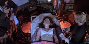 Flatliners: Ταξιδιώτες στην άλλη ζωή (1990) / IMDB