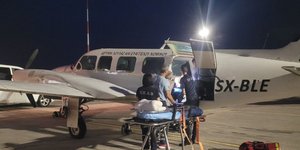 Πραγματοποιήθηκε χθες η πρώτη επιχειρησιακή πτήση του αεροσκάφους που προσέφερε το Ίδρυμα Νομικού στο Νοσοκομείο Σαντορίνης.