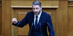 Ο Νίκος Ανδρουλάκης κατά την ομιλία του στη Βουλή