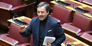 Ο Απόστολος Πάνας του ΠΑΣΟΚ στη Βουλή