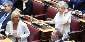 Η Ρένα Δούρου με την Έλενα Ακρίτα 
